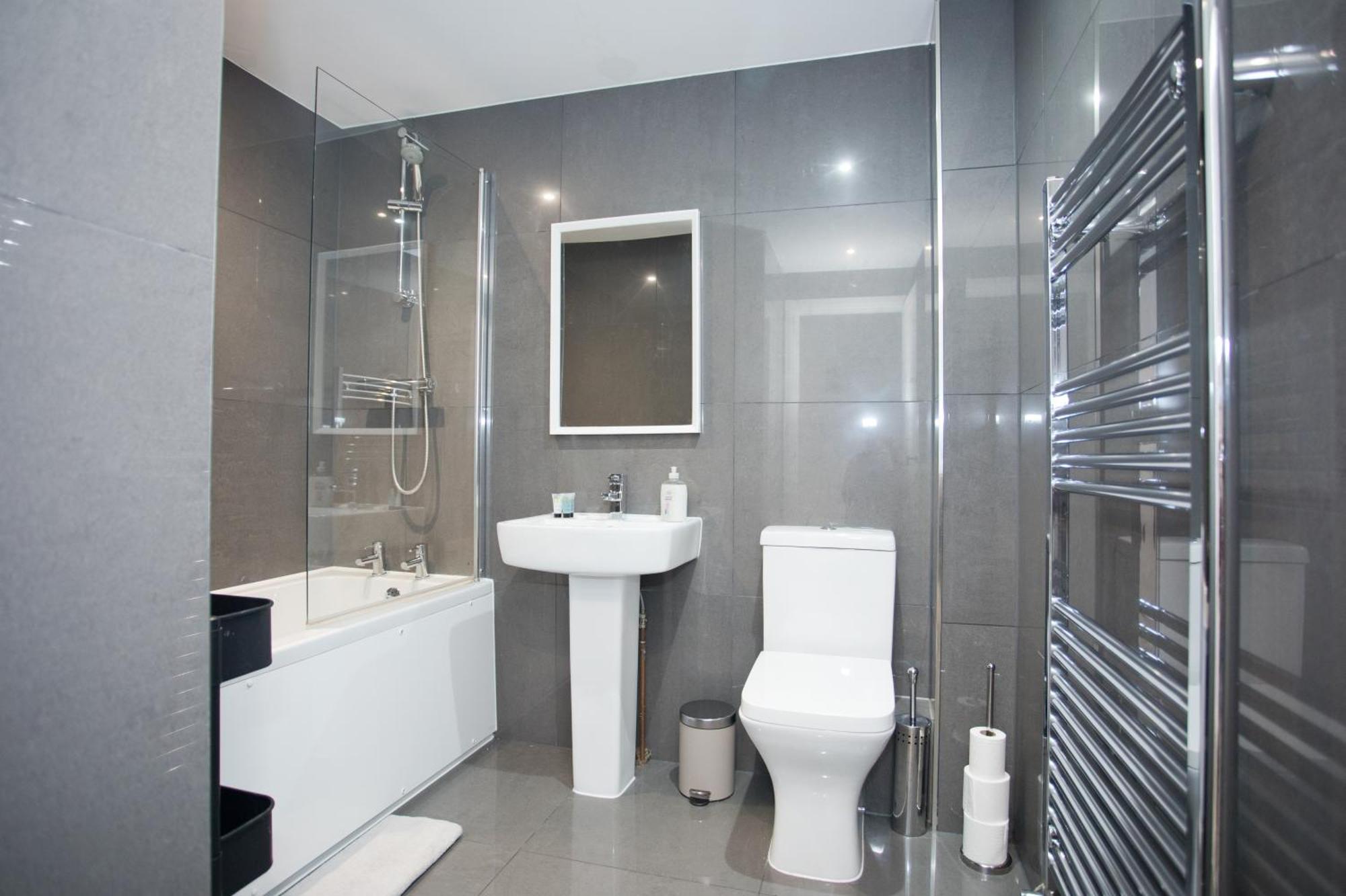 Sea Air - 2 Bedrooms - Parking - Mins To Beach Борнмът Екстериор снимка