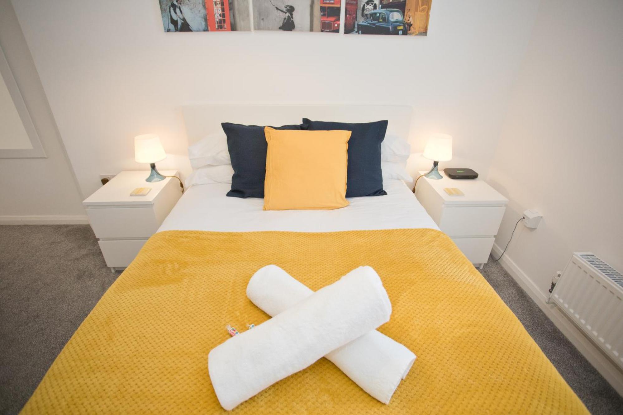 Sea Air - 2 Bedrooms - Parking - Mins To Beach Борнмът Екстериор снимка