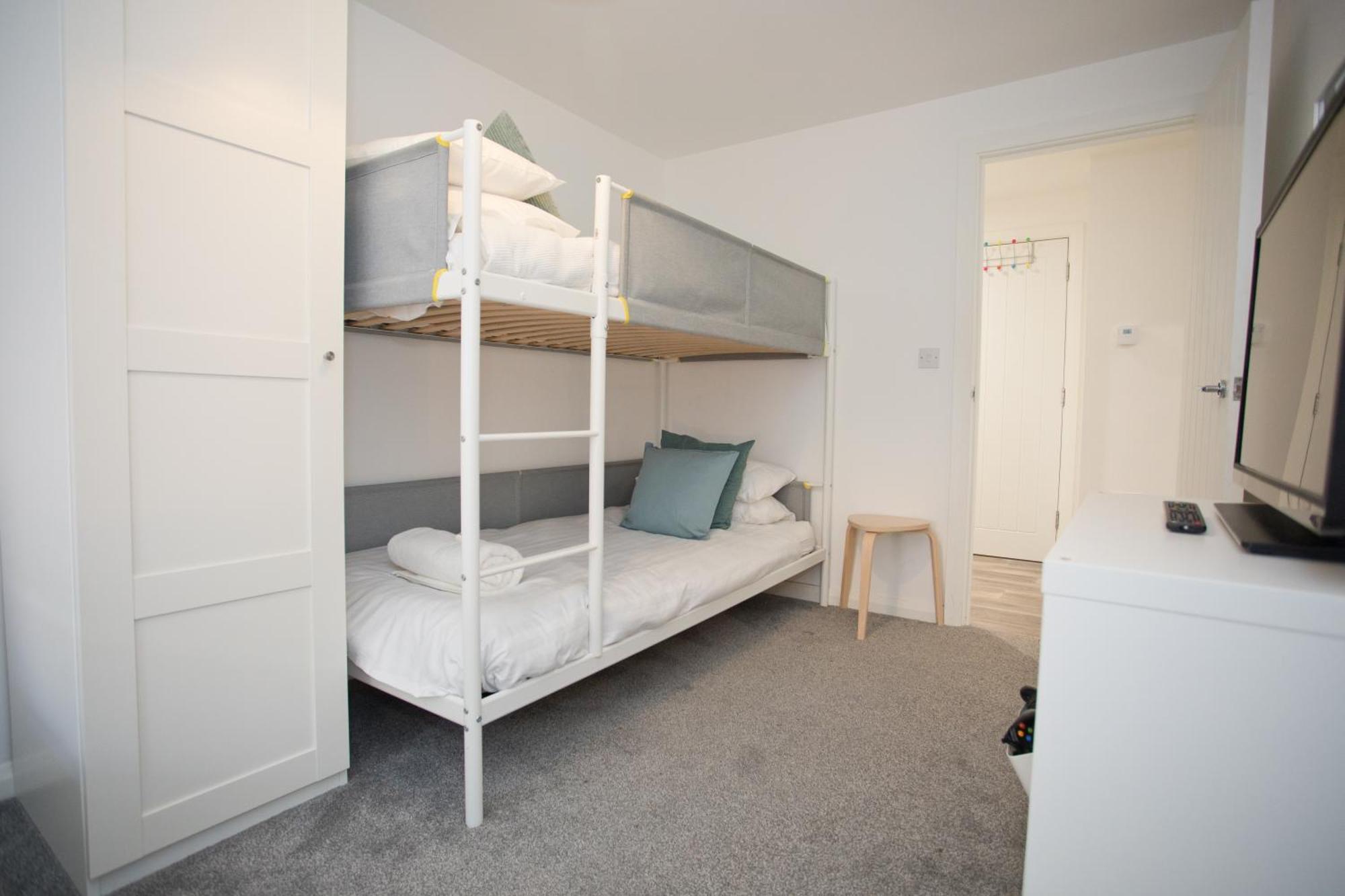 Sea Air - 2 Bedrooms - Parking - Mins To Beach Борнмът Екстериор снимка