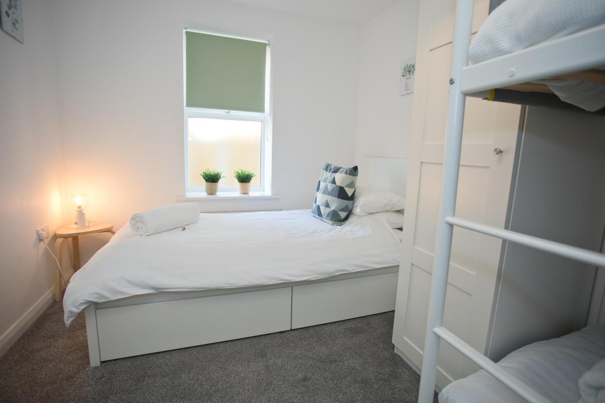 Sea Air - 2 Bedrooms - Parking - Mins To Beach Борнмът Екстериор снимка