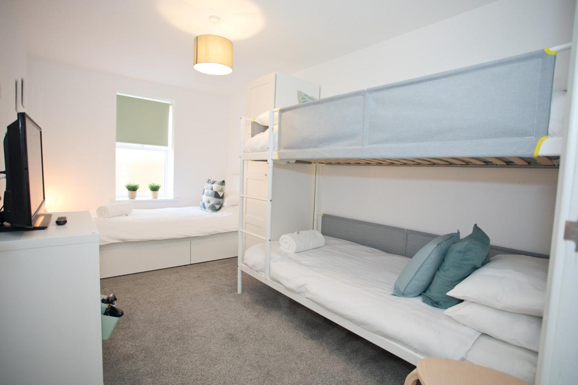 Sea Air - 2 Bedrooms - Parking - Mins To Beach Борнмът Екстериор снимка