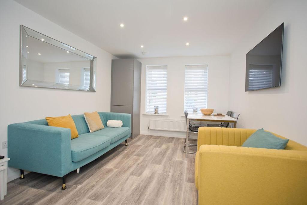 Sea Air - 2 Bedrooms - Parking - Mins To Beach Борнмът Екстериор снимка